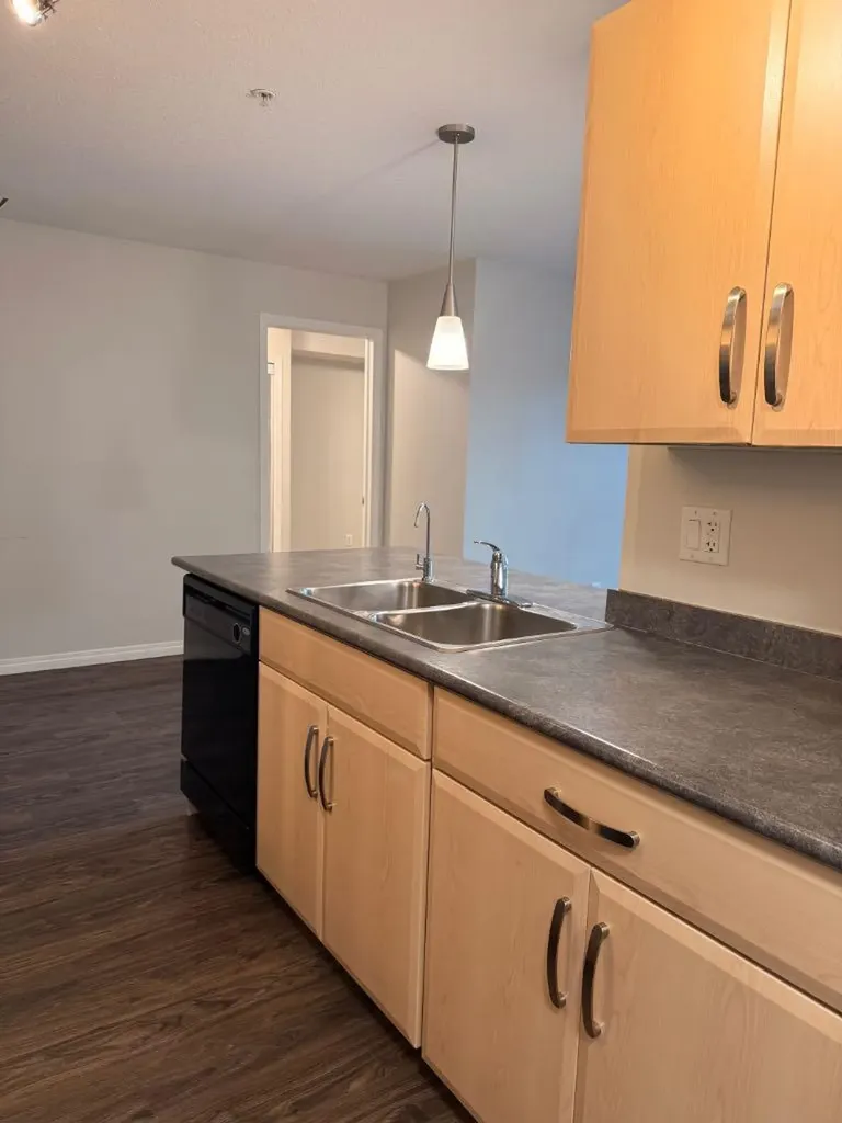 9124 96 Avenue Grande Prairie AB T8X 0A1