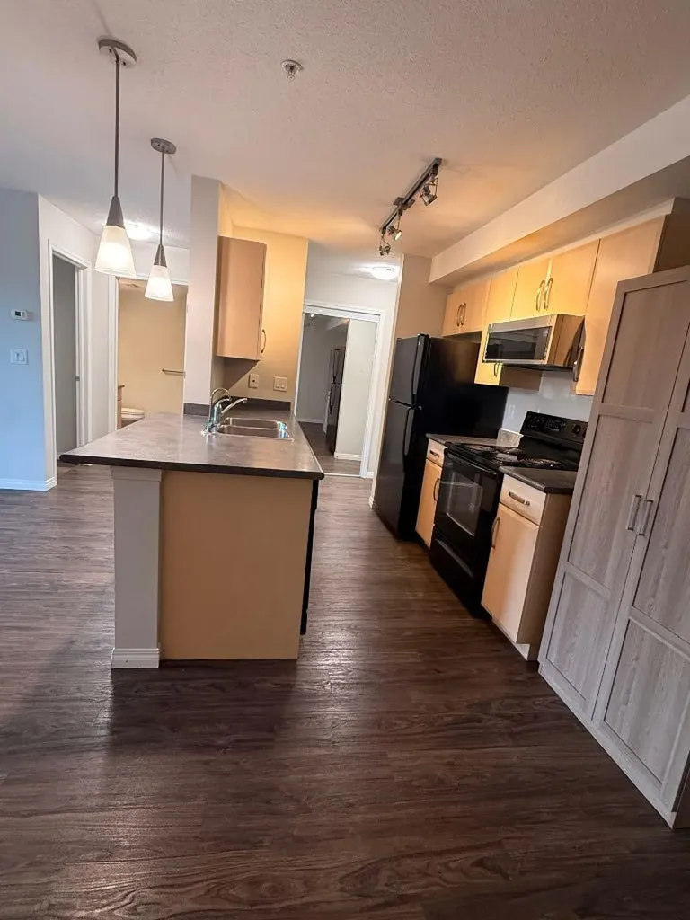 9124 96 Avenue Grande Prairie AB T8X 0A1