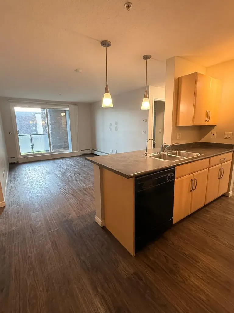 9124 96 Avenue Grande Prairie AB T8X 0A1