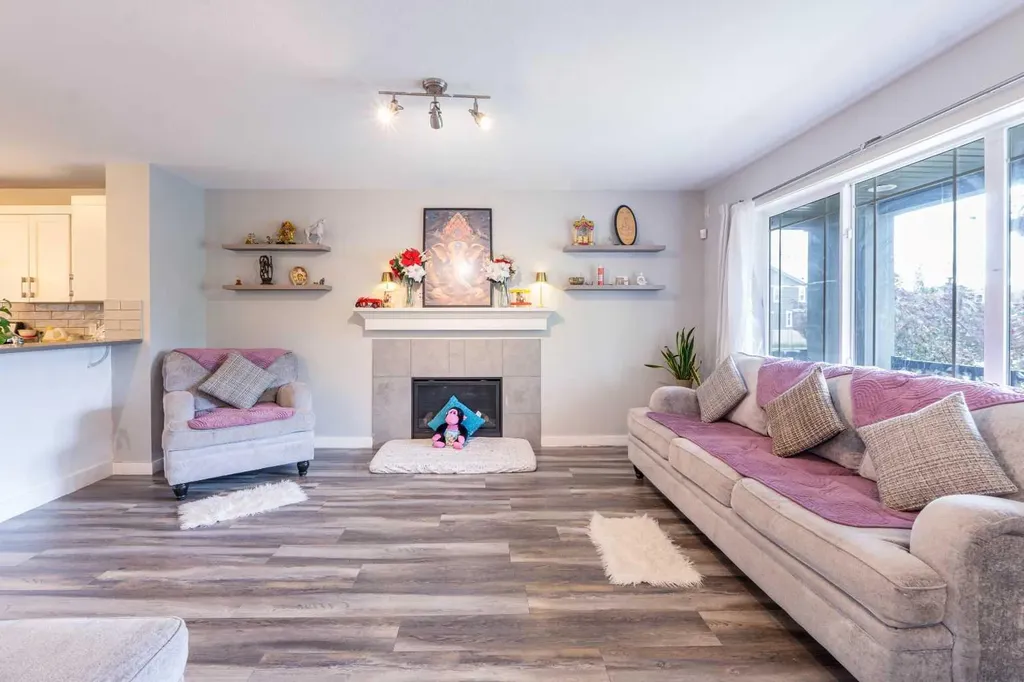 75 Ravensmoor Manor SE Airdrie AB T4A 0J7