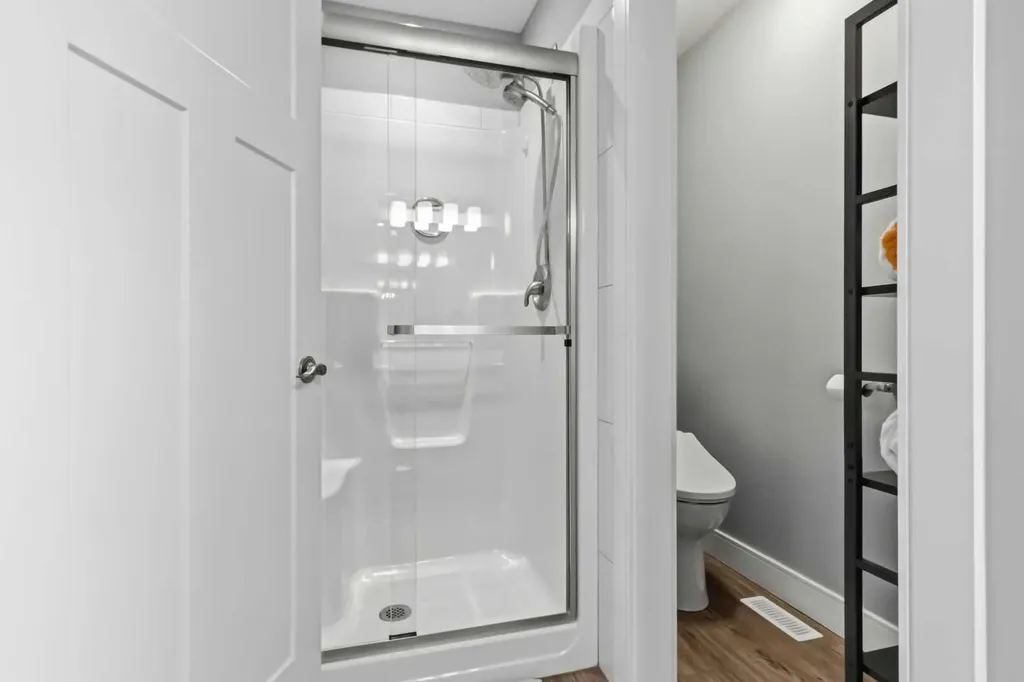 7423 Railway Avenue Fort Mcmurray AB T9H 1B6