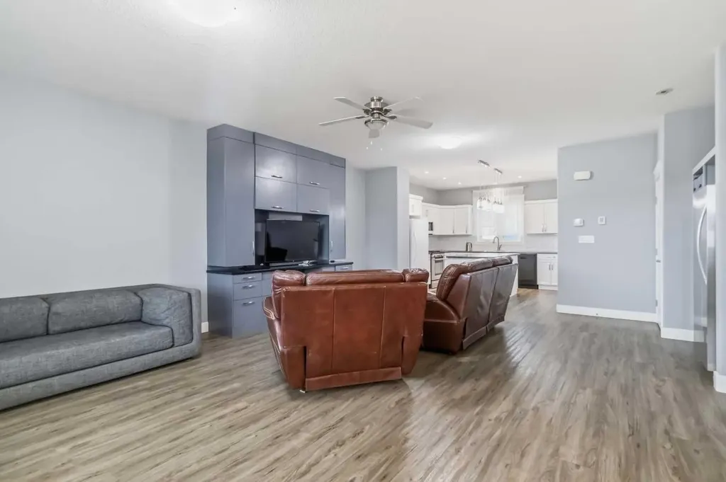 7423 Railway Avenue Fort Mcmurray AB T9H 1B6