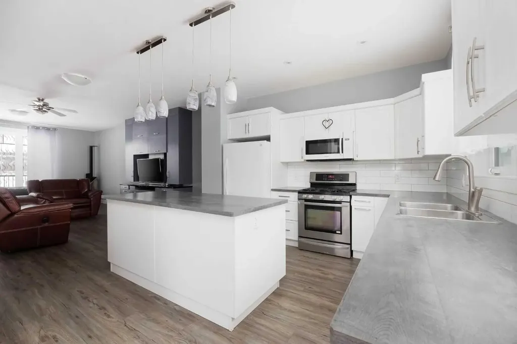7423 Railway Avenue Fort Mcmurray AB T9H 1B6