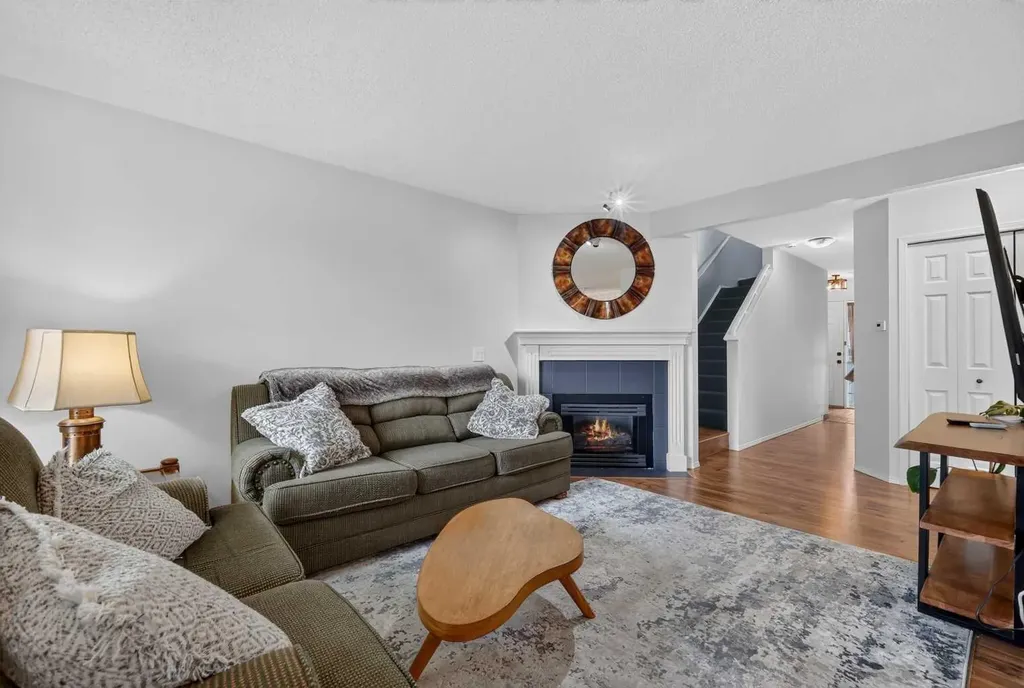37 Beddington Gardens NE Calgary AB T3K4N9