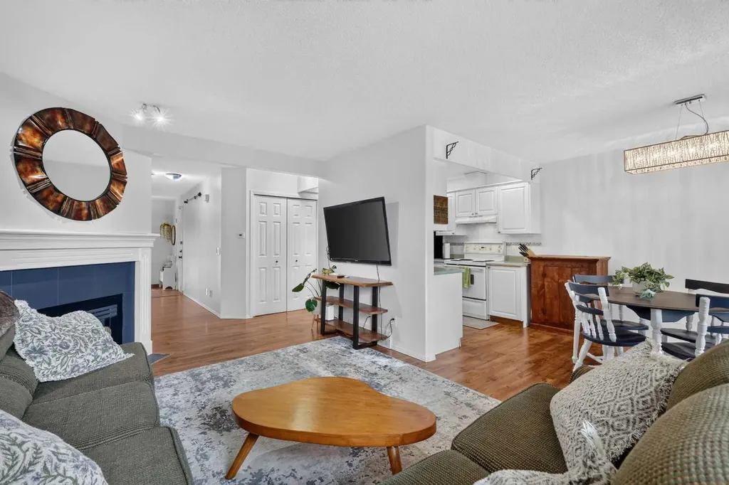 37 Beddington Gardens NE Calgary AB T3K4N9