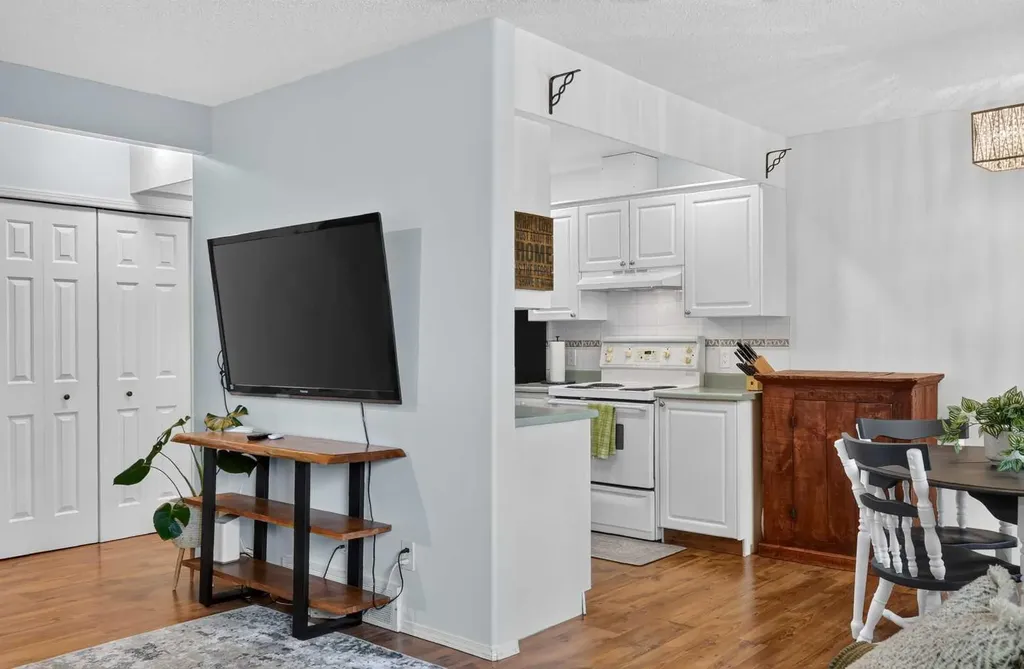 37 Beddington Gardens NE Calgary AB T3K4N9