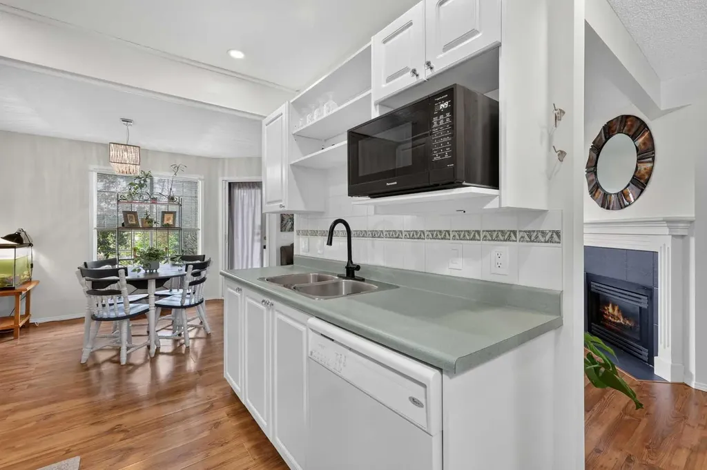 37 Beddington Gardens NE Calgary AB T3K4N9