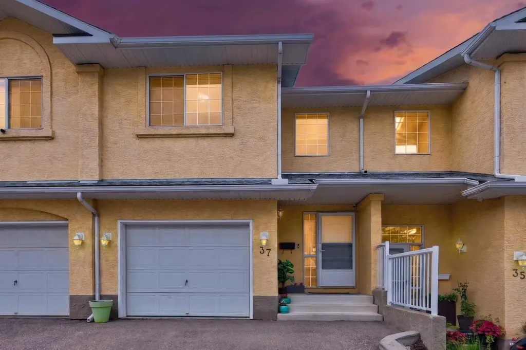 37 Beddington Gardens NE Calgary AB T3K4N9