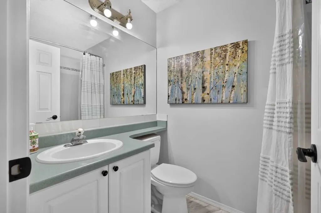 37 Beddington Gardens NE Calgary AB T3K4N9