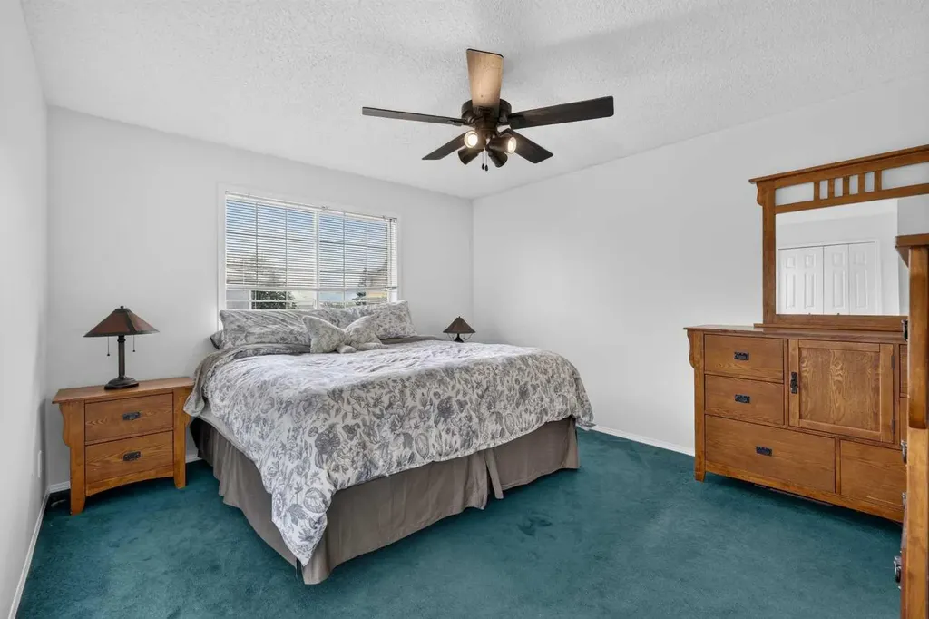 37 Beddington Gardens NE Calgary AB T3K4N9