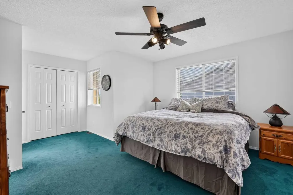 37 Beddington Gardens NE Calgary AB T3K4N9