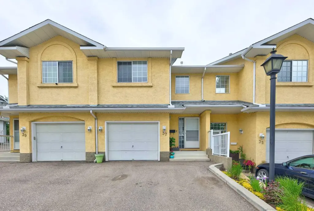 37 Beddington Gardens NE Calgary AB T3K4N9