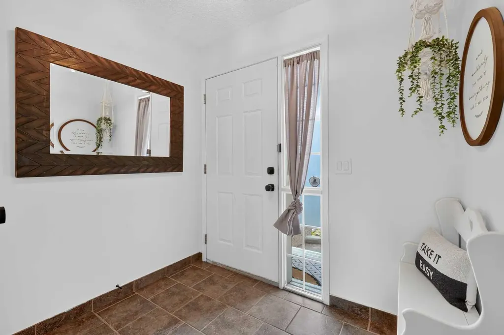 37 Beddington Gardens NE Calgary AB T3K4N9