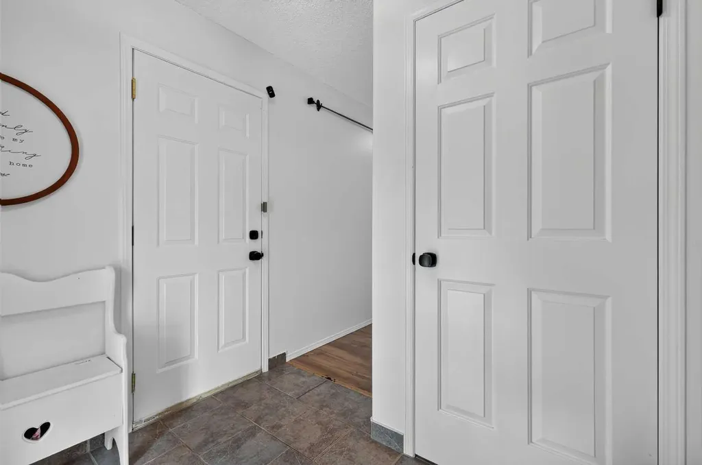 37 Beddington Gardens NE Calgary AB T3K4N9