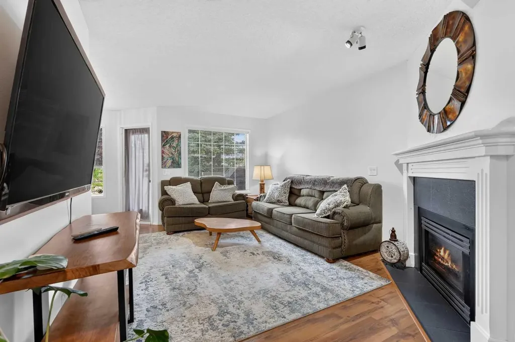 37 Beddington Gardens NE Calgary AB T3K4N9