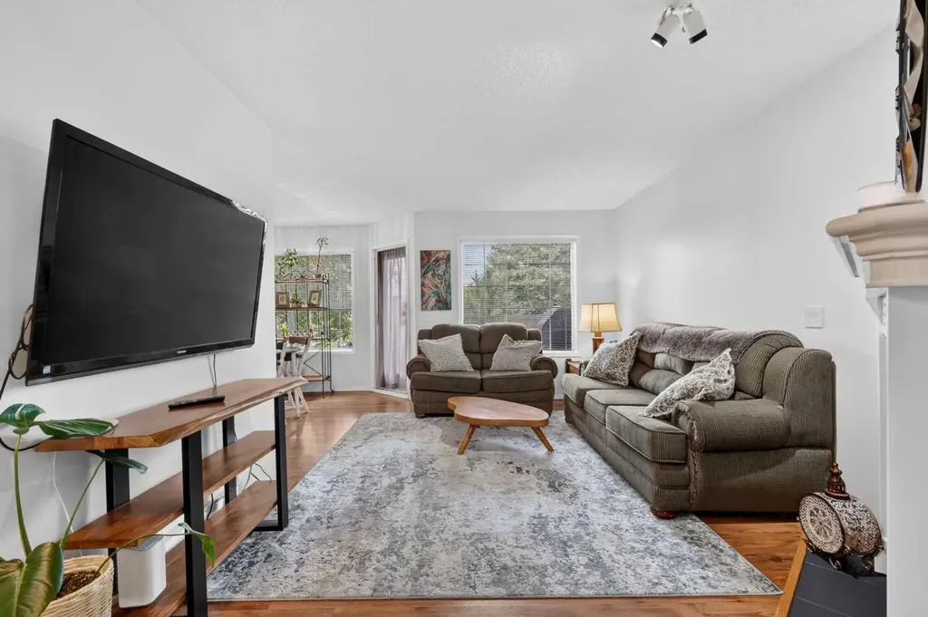 37 Beddington Gardens NE Calgary AB T3K4N9