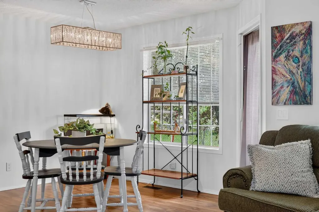 37 Beddington Gardens NE Calgary AB T3K4N9