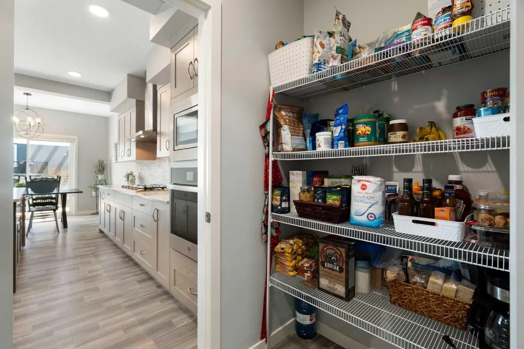 642 Kingsmere Way SE Airdrie AB T4A 0x7