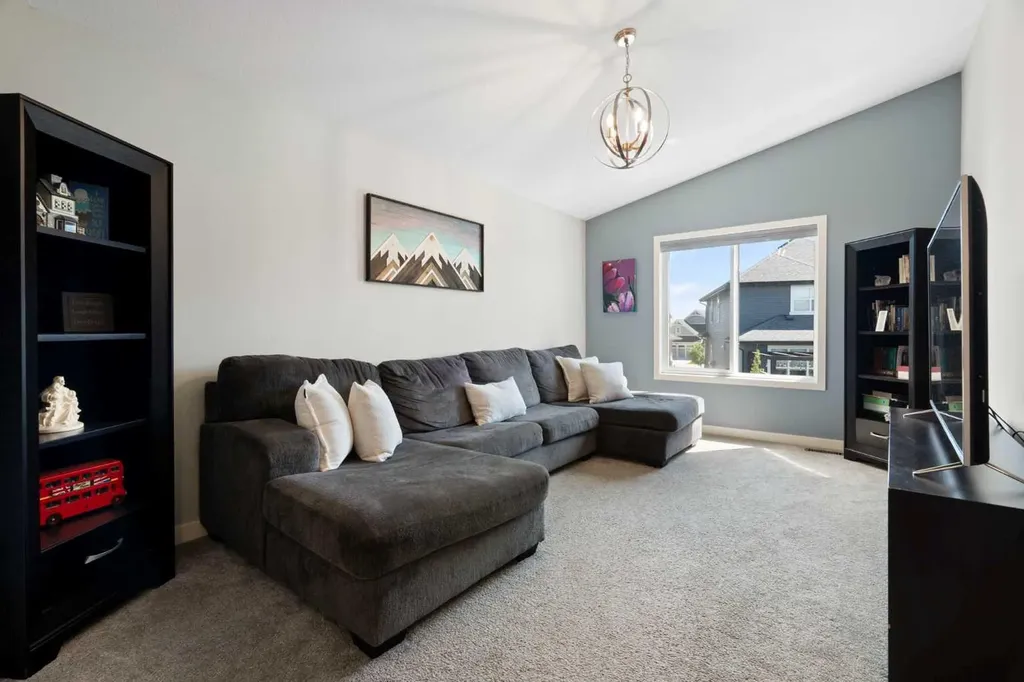 642 Kingsmere Way SE Airdrie AB T4A 0x7