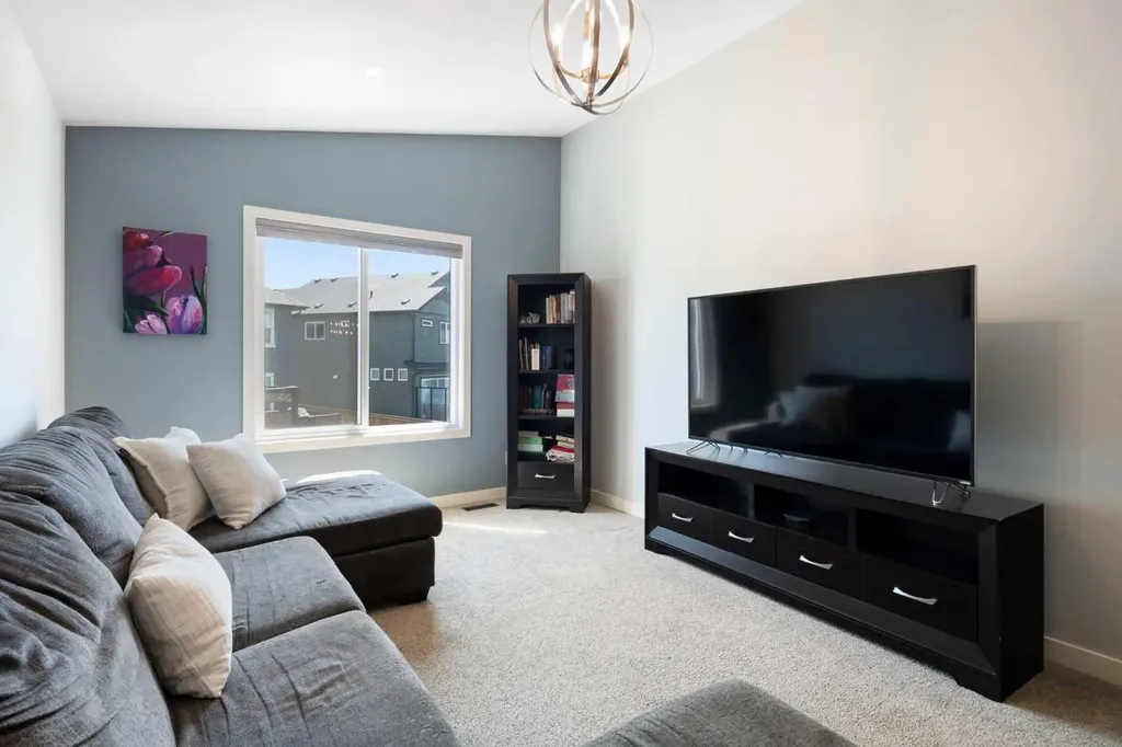 642 Kingsmere Way SE Airdrie AB T4A 0x7