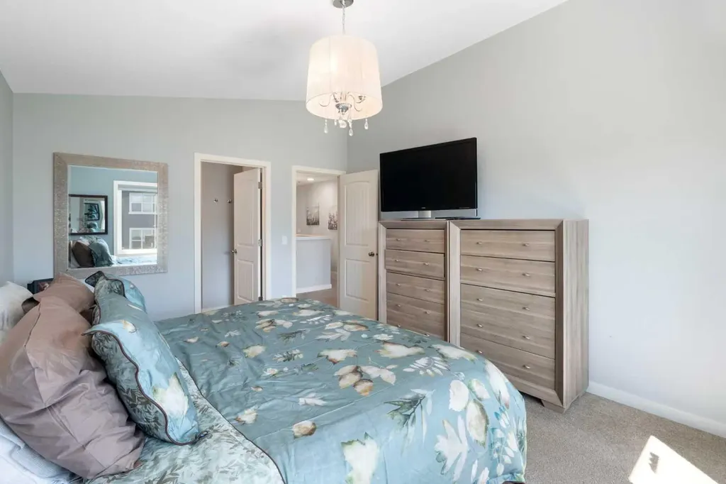 642 Kingsmere Way SE Airdrie AB T4A 0x7