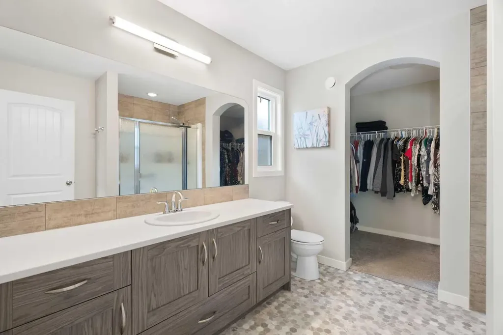 642 Kingsmere Way SE Airdrie AB T4A 0x7