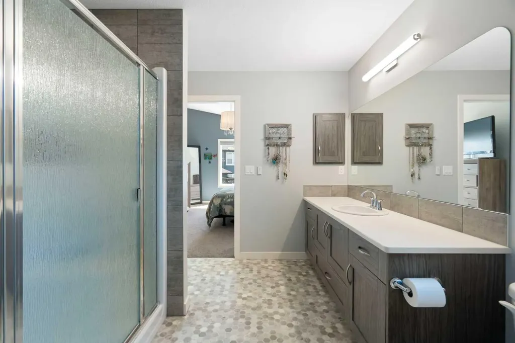 642 Kingsmere Way SE Airdrie AB T4A 0x7