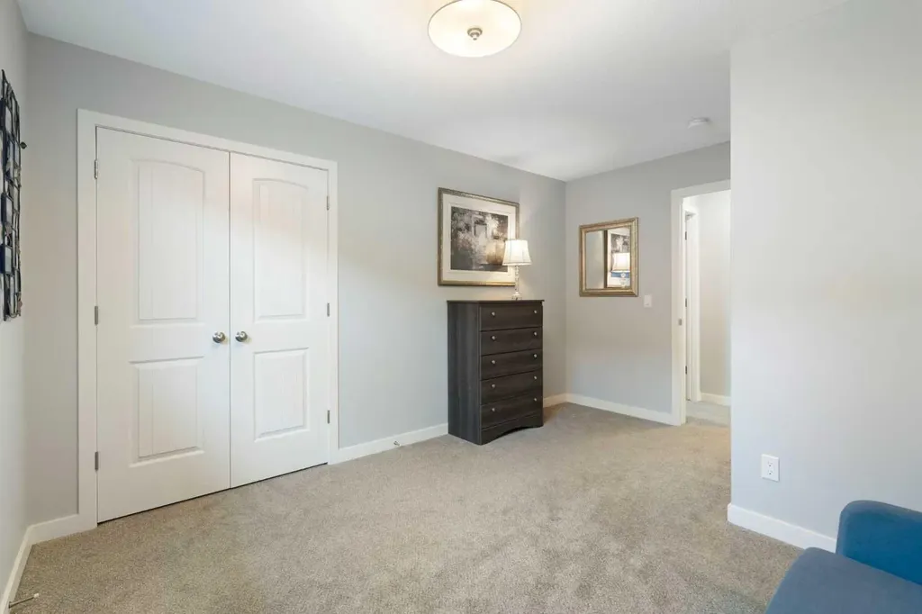 642 Kingsmere Way SE Airdrie AB T4A 0x7
