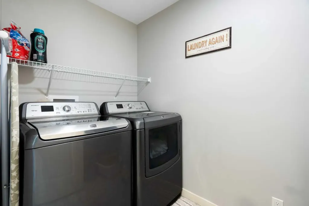 642 Kingsmere Way SE Airdrie AB T4A 0x7