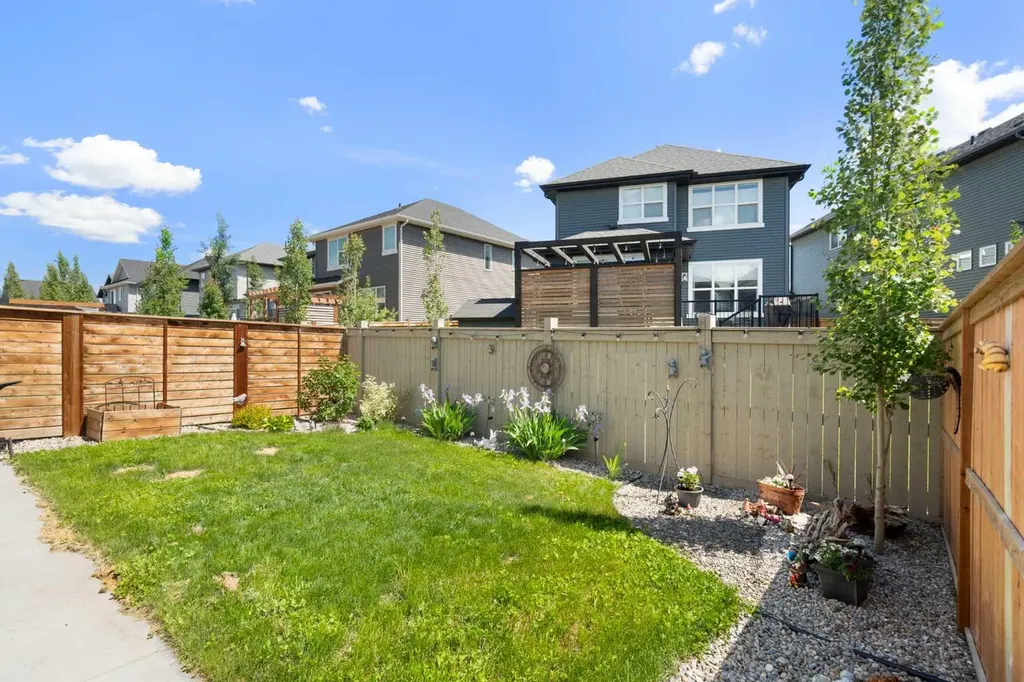 642 Kingsmere Way SE Airdrie AB T4A 0x7