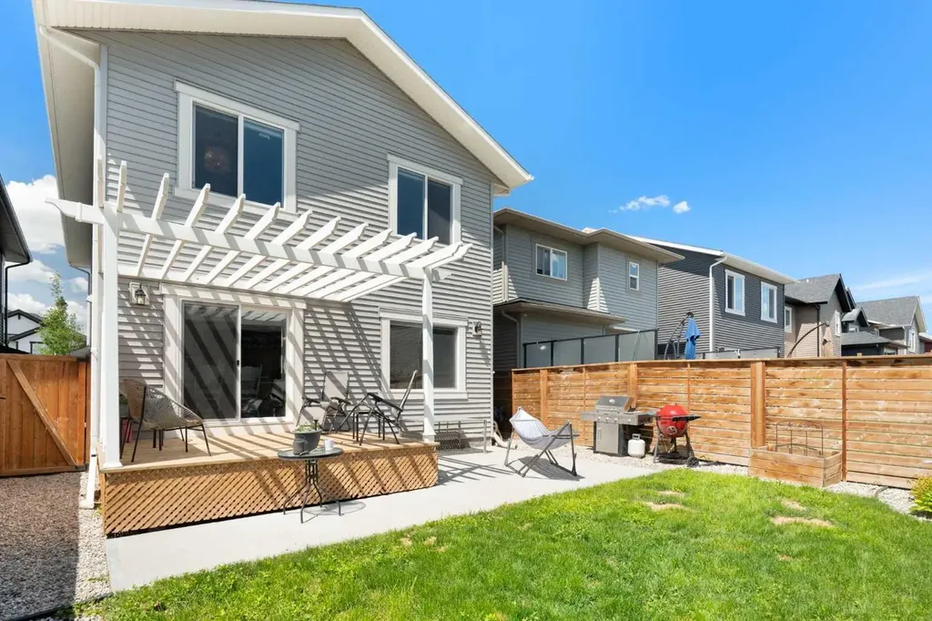 642 Kingsmere Way SE Airdrie AB T4A 0x7