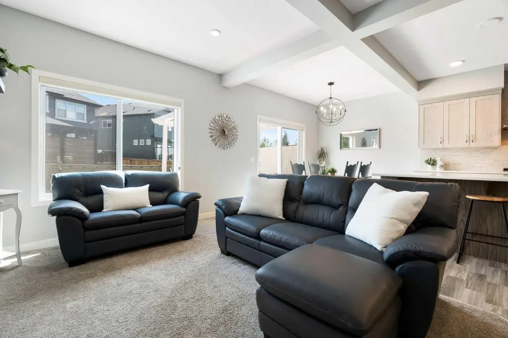 642 Kingsmere Way SE Airdrie AB T4A 0x7