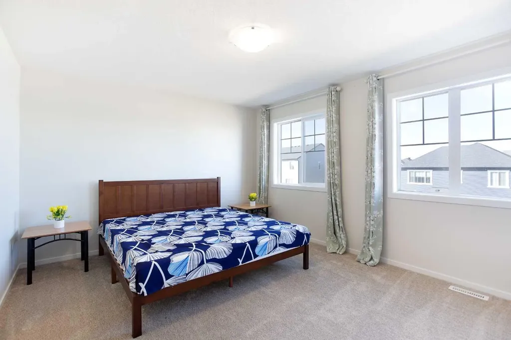 673 Windrow Manor SW Airdrie AB T4B5H5
