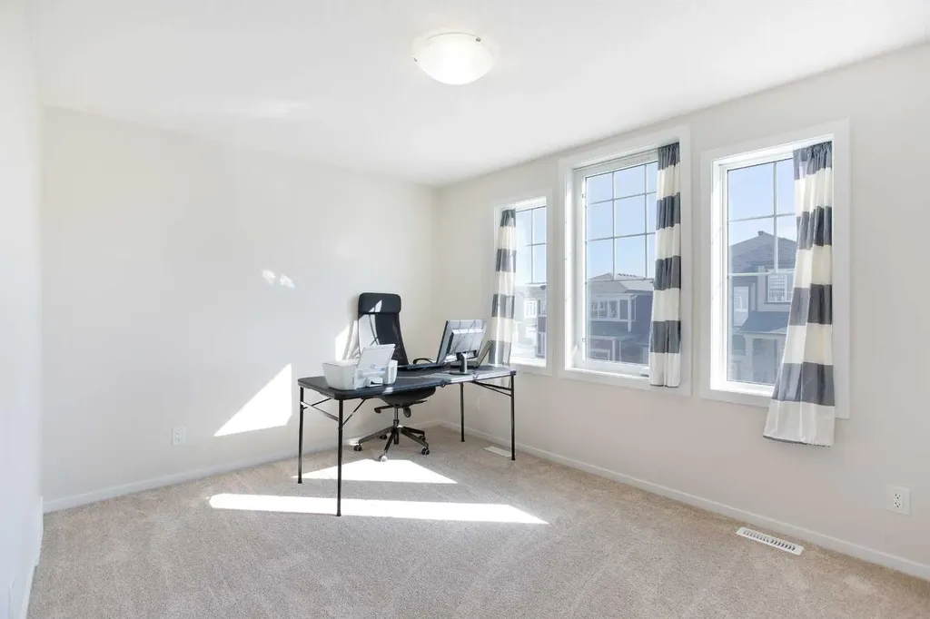 673 Windrow Manor SW Airdrie AB T4B5H5