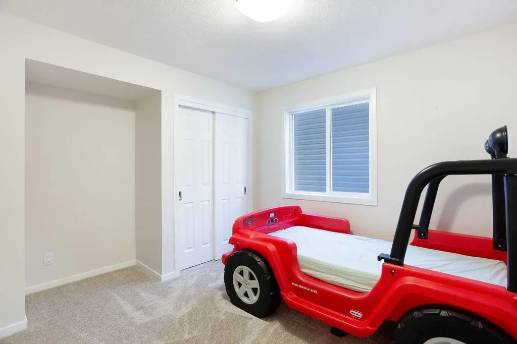 673 Windrow Manor SW Airdrie AB T4B5H5
