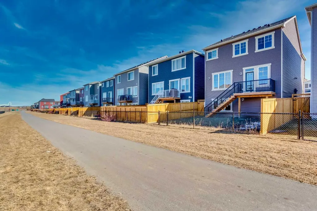 673 Windrow Manor SW Airdrie AB T4B5H5