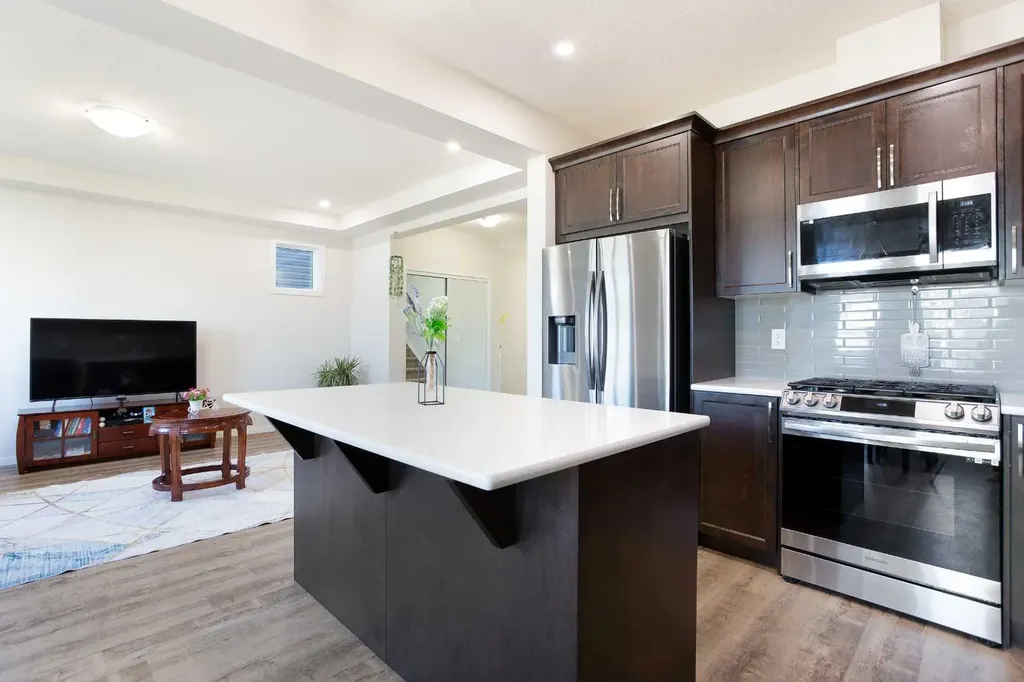 673 Windrow Manor SW Airdrie AB T4B5H5