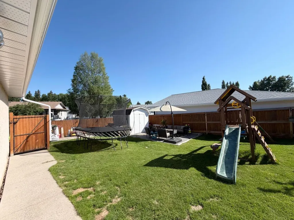 1658 Edson Drive Edson AB T7E 1G7