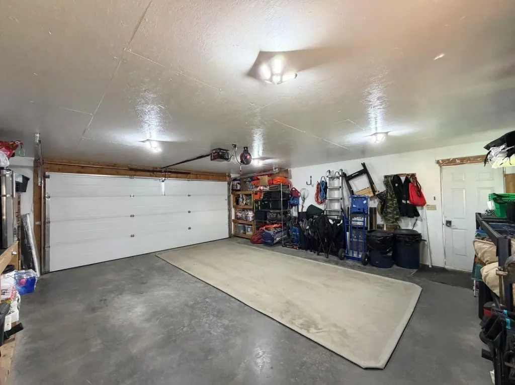 1658 Edson Drive Edson AB T7E 1G7