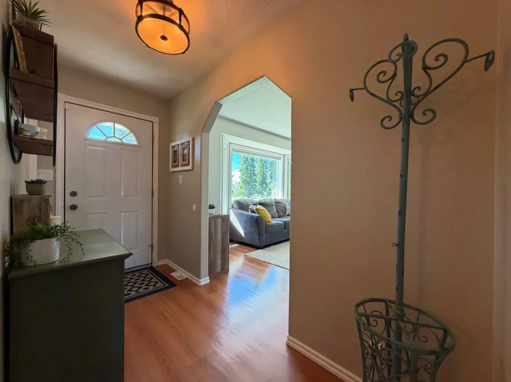 1658 Edson Drive Edson AB T7E 1G7