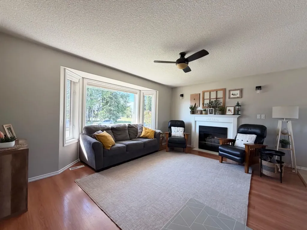 1658 Edson Drive Edson AB T7E 1G7