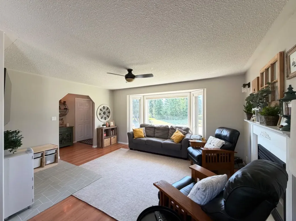 1658 Edson Drive Edson AB T7E 1G7