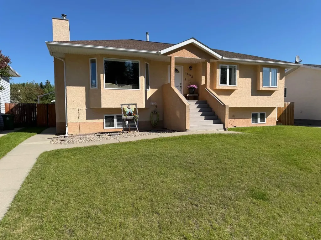 1658 Edson Drive Edson AB T7E 1G7