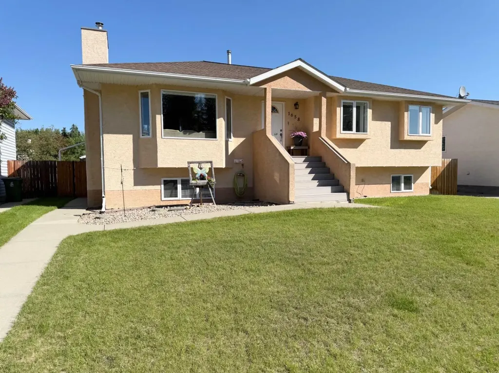 1658 Edson Drive Edson AB T7E 1G7
