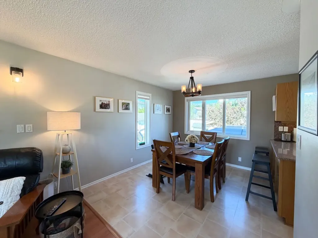 1658 Edson Drive Edson AB T7E 1G7