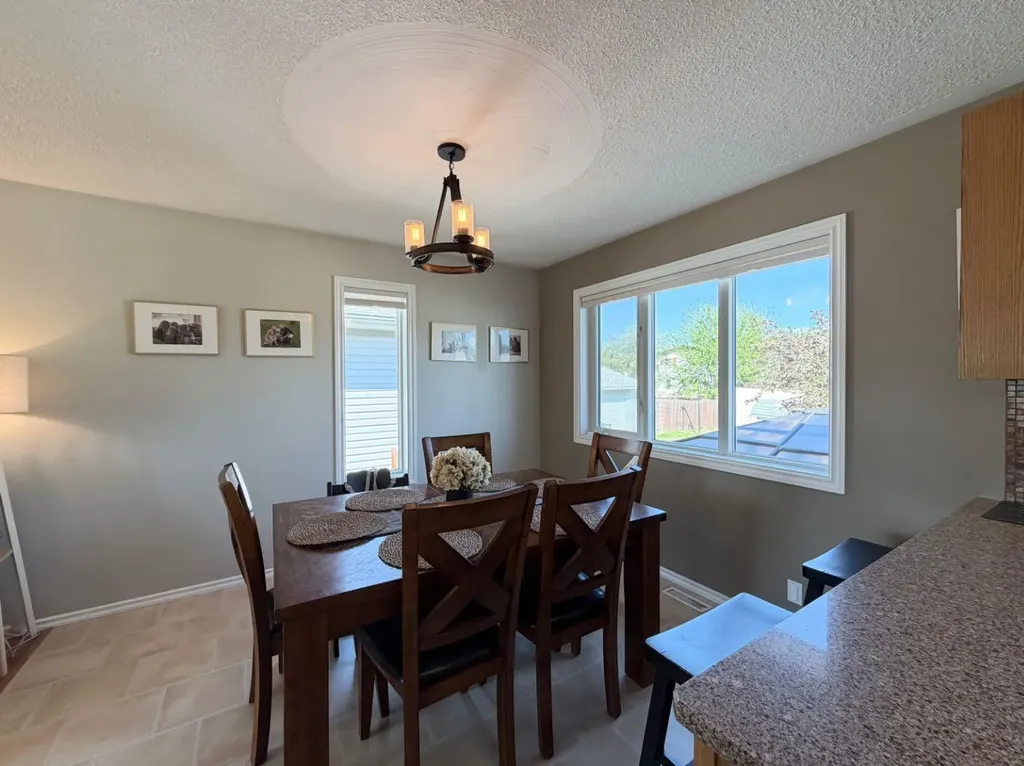 1658 Edson Drive Edson AB T7E 1G7