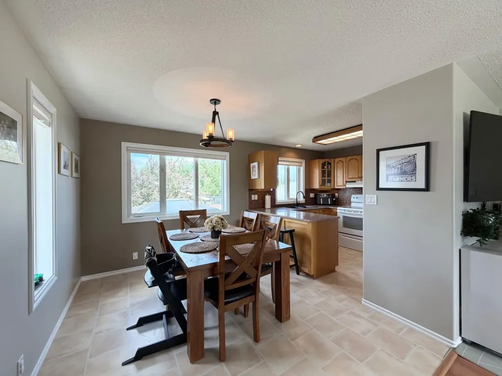 1658 Edson Drive Edson AB T7E 1G7