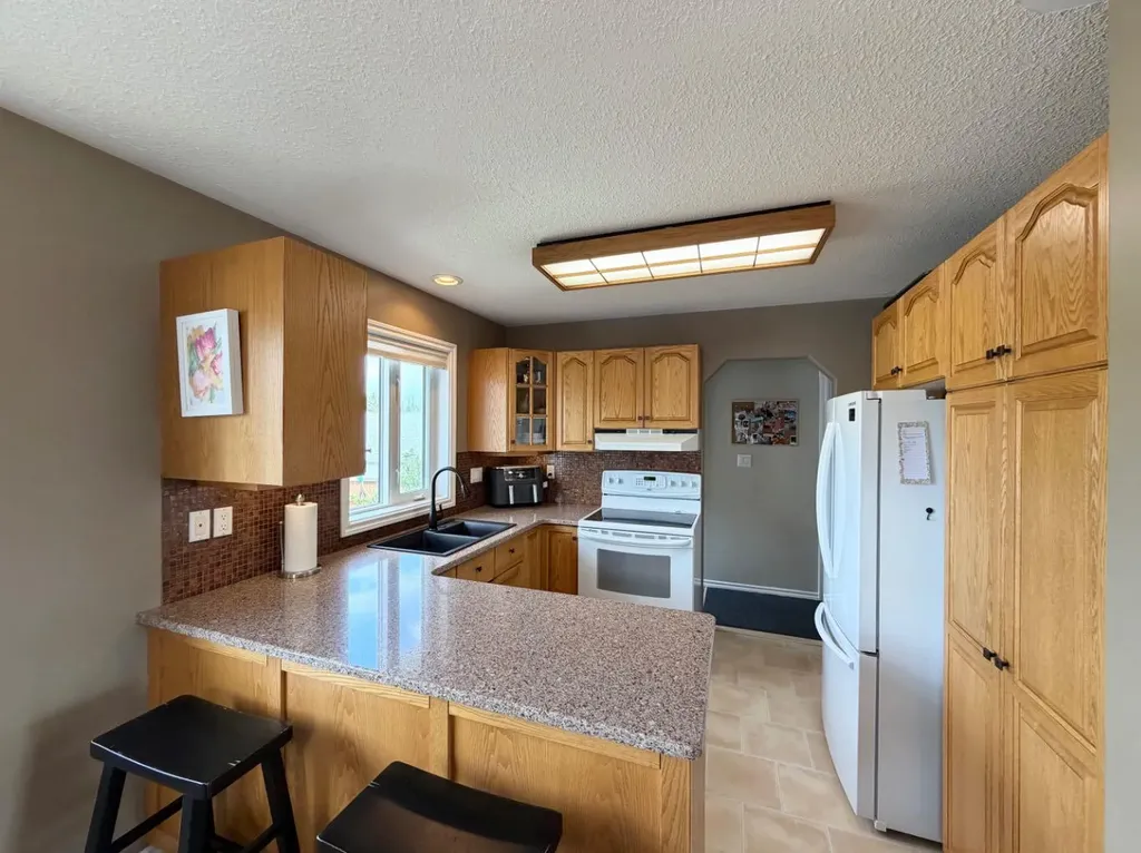 1658 Edson Drive Edson AB T7E 1G7