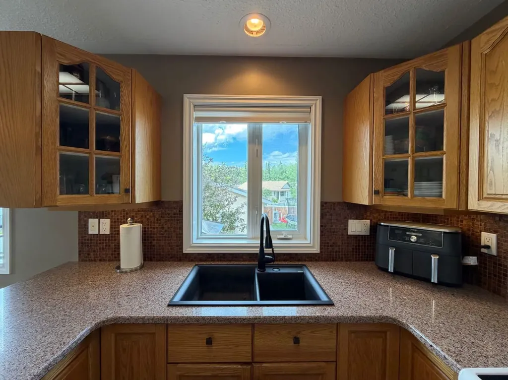 1658 Edson Drive Edson AB T7E 1G7