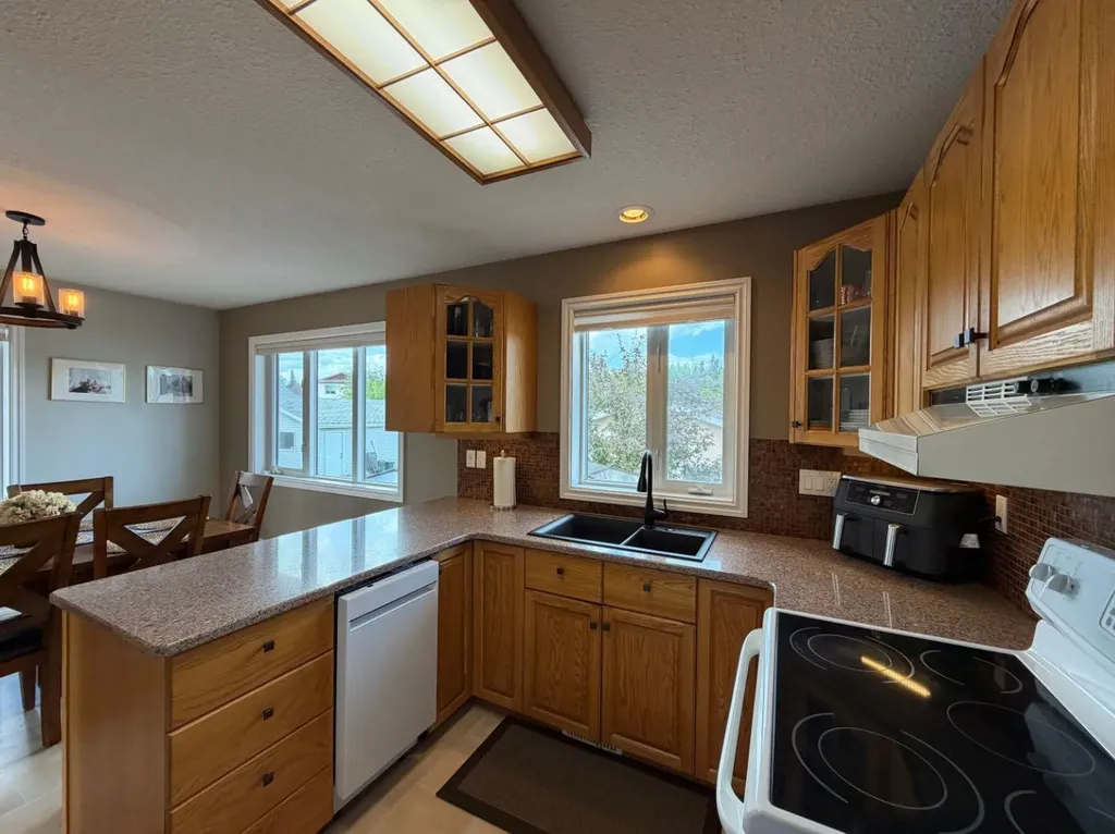 1658 Edson Drive Edson AB T7E 1G7